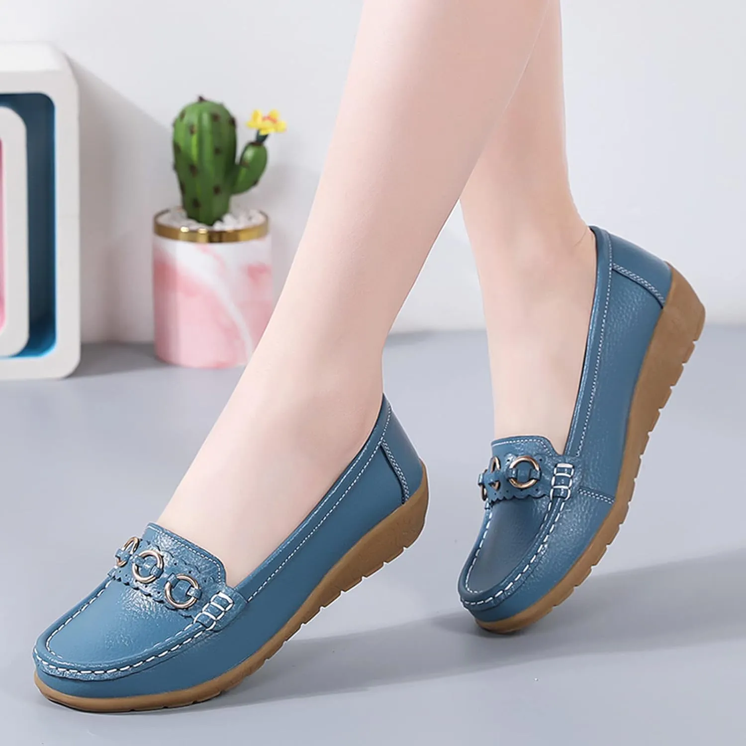 AMDBEL Flats Shoes Women Dressy Comfortable Women's Leather Slip On Loafers Casual Round Toe Moccasins Wild Driving Boat Flat