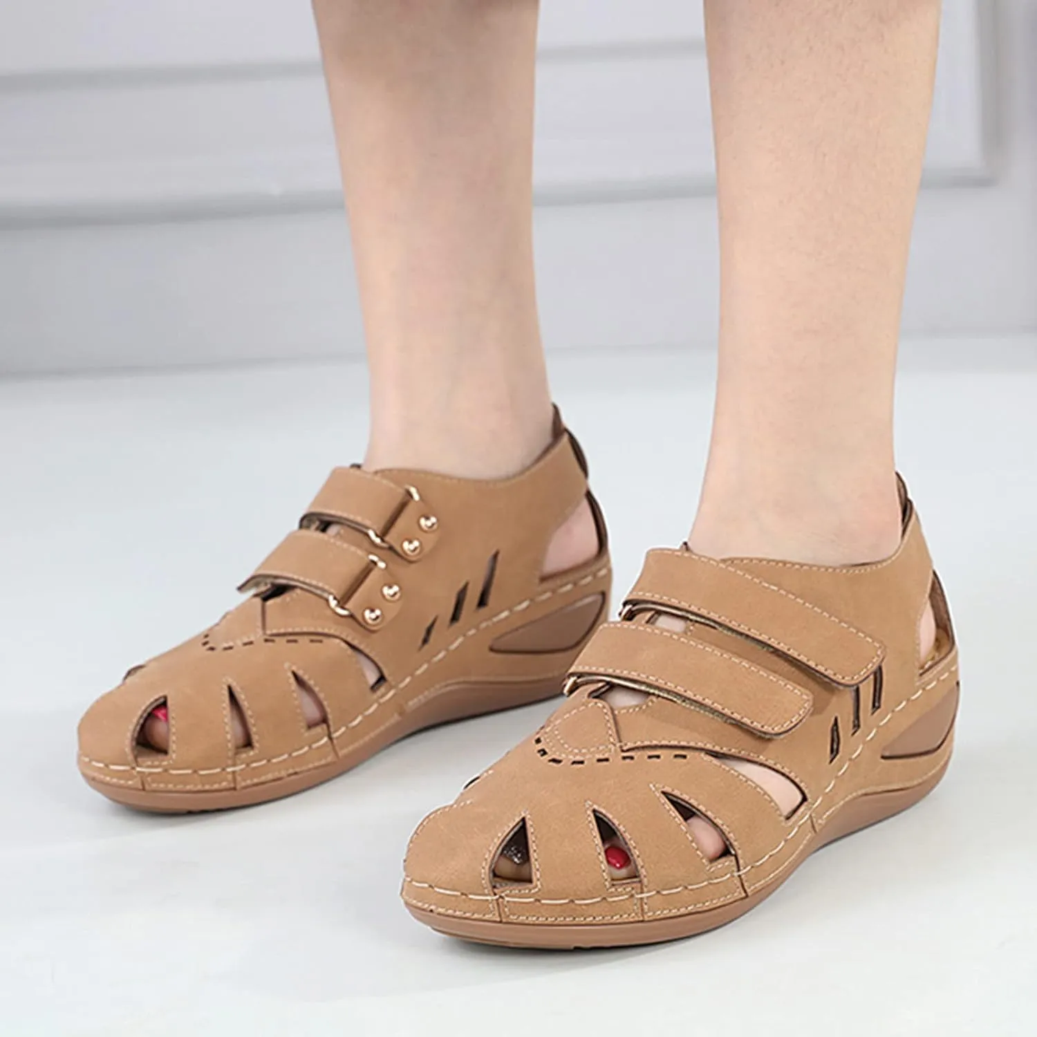Black Orthopedic Sandals with Back Strap Women Wide Orthopedic House Slippers with Arch Support with Plantar Fasciitis Orthotic Fashion Sandals for Women 2025 Trendy High Arch Slippers for Women