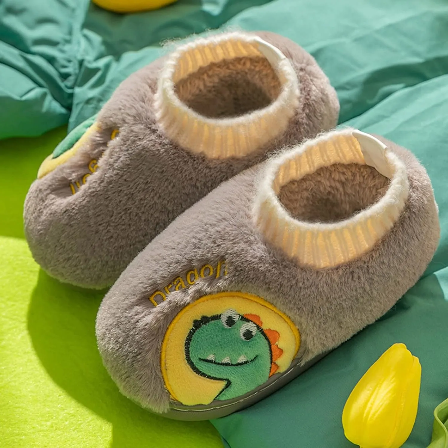 Kid Moccasins for Girls Fashion Autumn And Winter Boys And Girls Slippers Flat Soft Lightweight Girls Slipper Robe Set