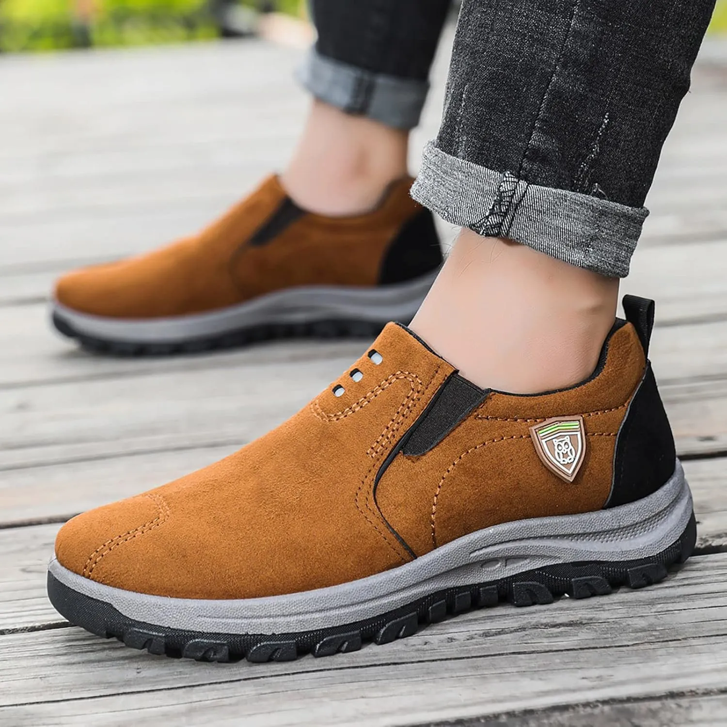 Mens Suede Walking Shoes Outdoor Simple Casual Arch Support Comfortable Waterproof Casual Shoes for Men Slip on Fashion Sneakers for Outdoor Walking