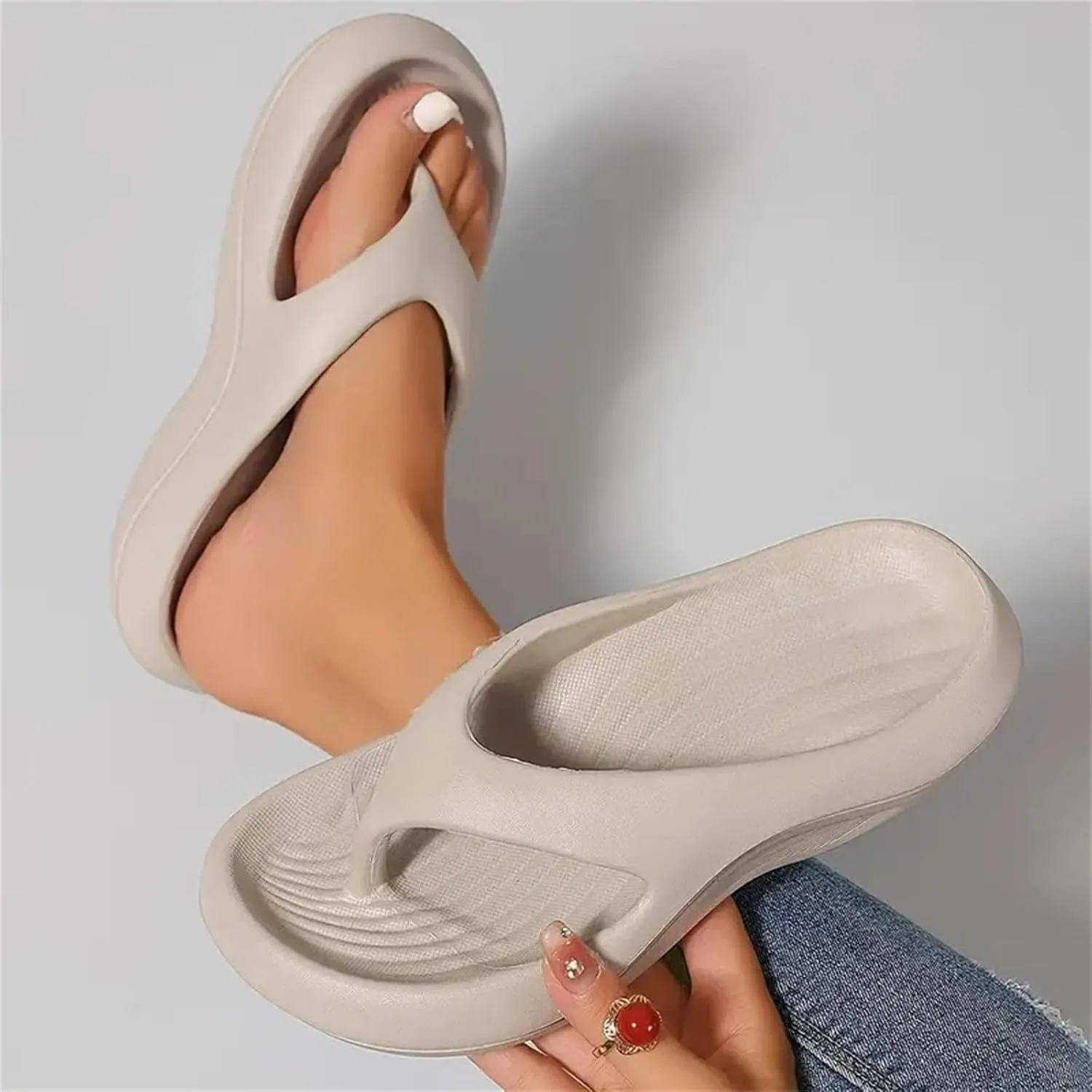 Orthopedic Sandals for Women Comfortable Flip Flops with Arch Support for Women Plantar Fasciitis Orthotic Summer Beach Platform Recovery Shoes Soft Cushion Lightweight Thong Sandals