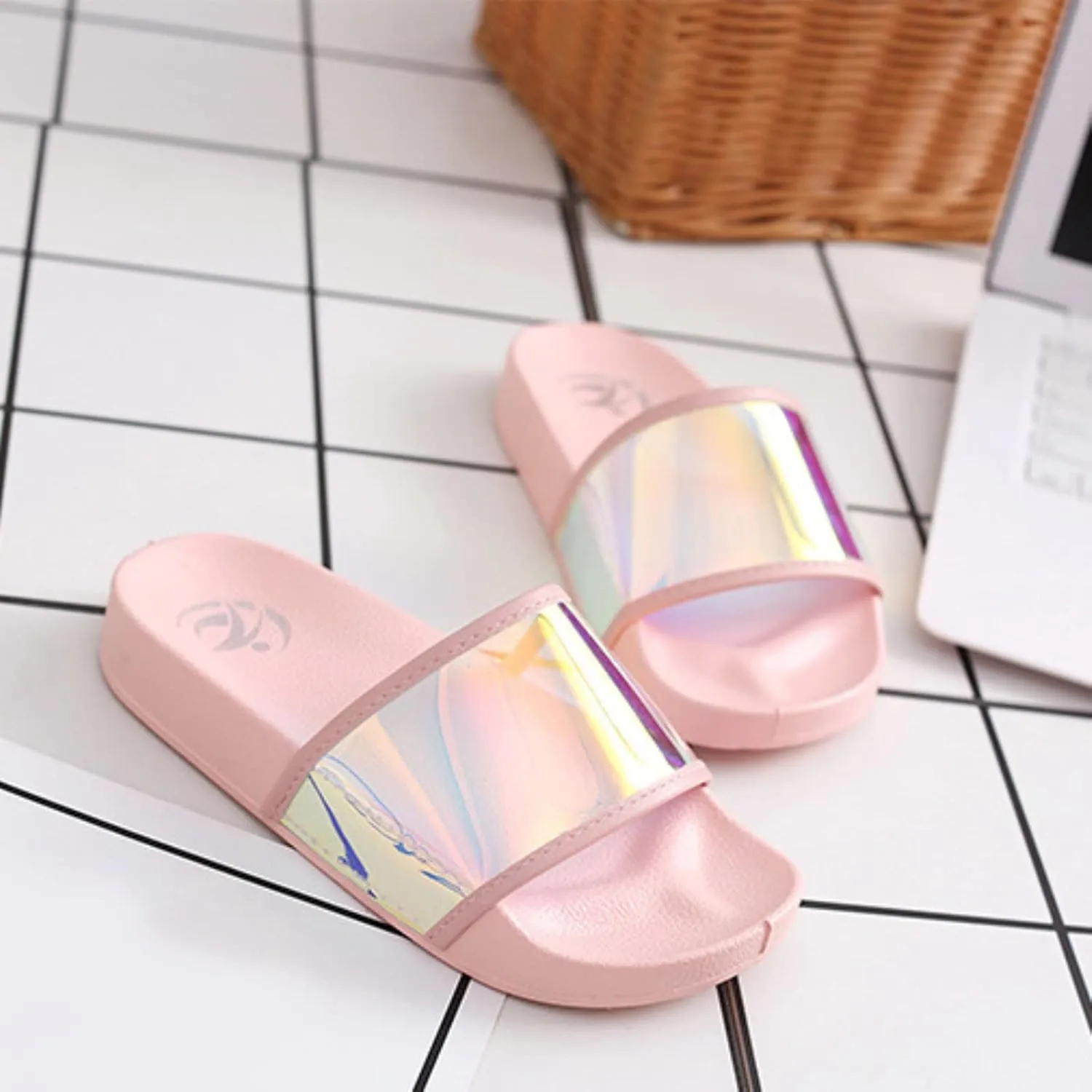 Showers Sandals Women and Men Indoor Slipper Mens Bath Slippers Shower Shoes Non Slip Drainage Hole Shower Slides