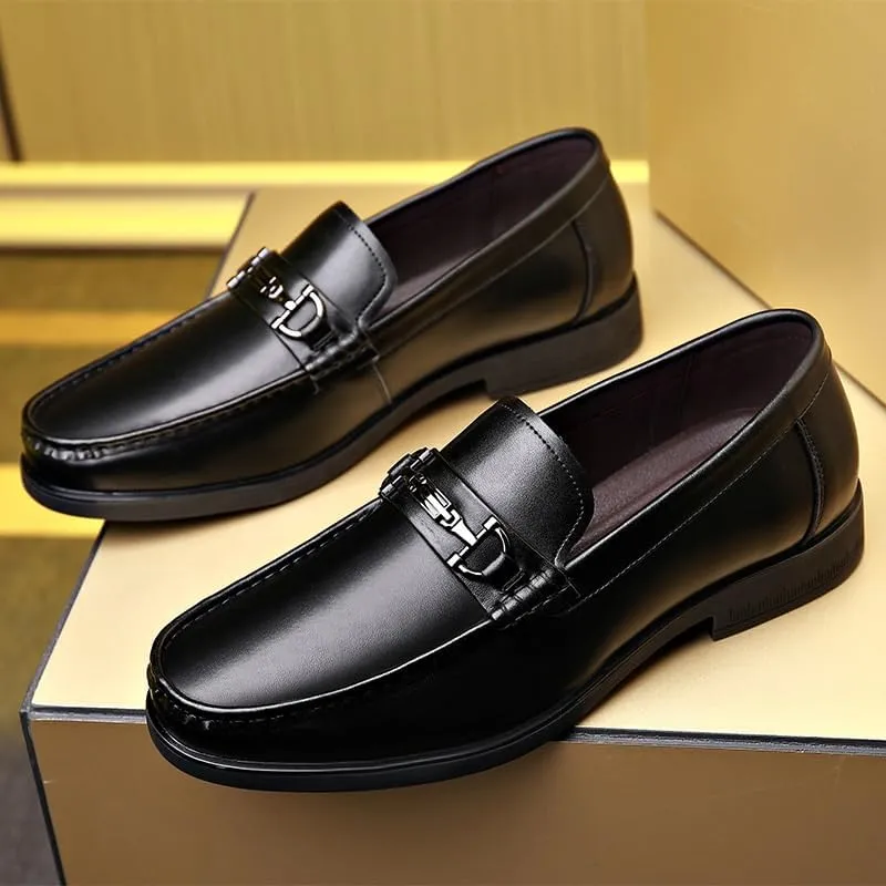 Sleek Men's Patent Leather Dress Shoes - Round-Toe Design with Traction Outsole for Proms & Award Ceremonies