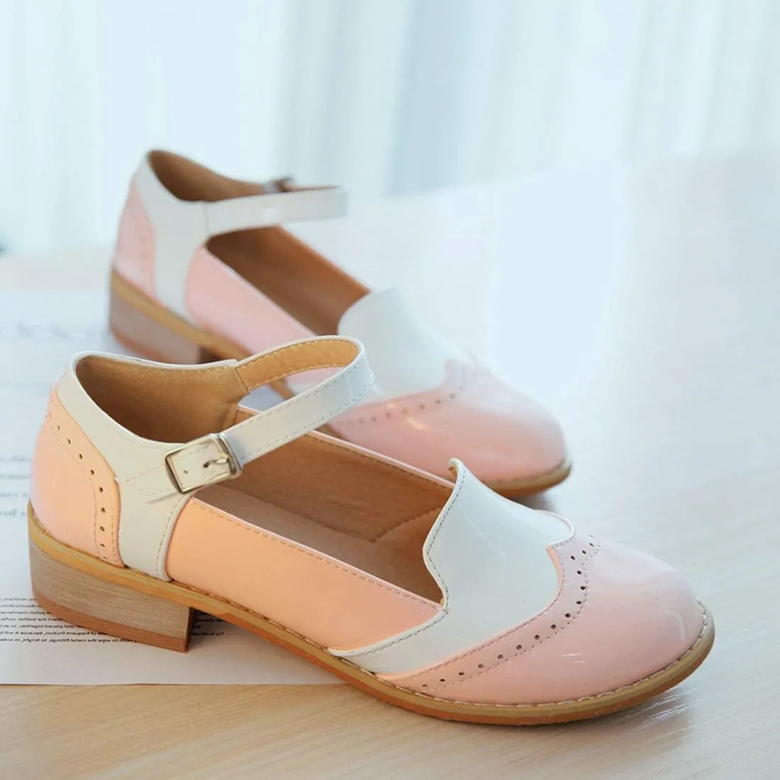 VOKLIN Women's Two Tone Flat Mary Jane Oxford Shoes Wingtip Buckle Low Heel Vintage Saddle Oxfords Brogues